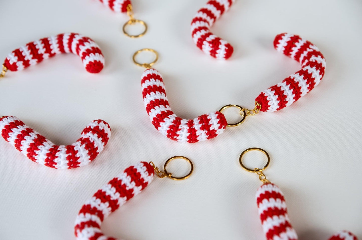 Christmas Keychain Candy Cane Keychain Kawai Candy Cane Zipper Pull Candy Cane Backpack Charm Candy Cane Crochet Keychain Stocking Stuffer - Hemsin Atelier