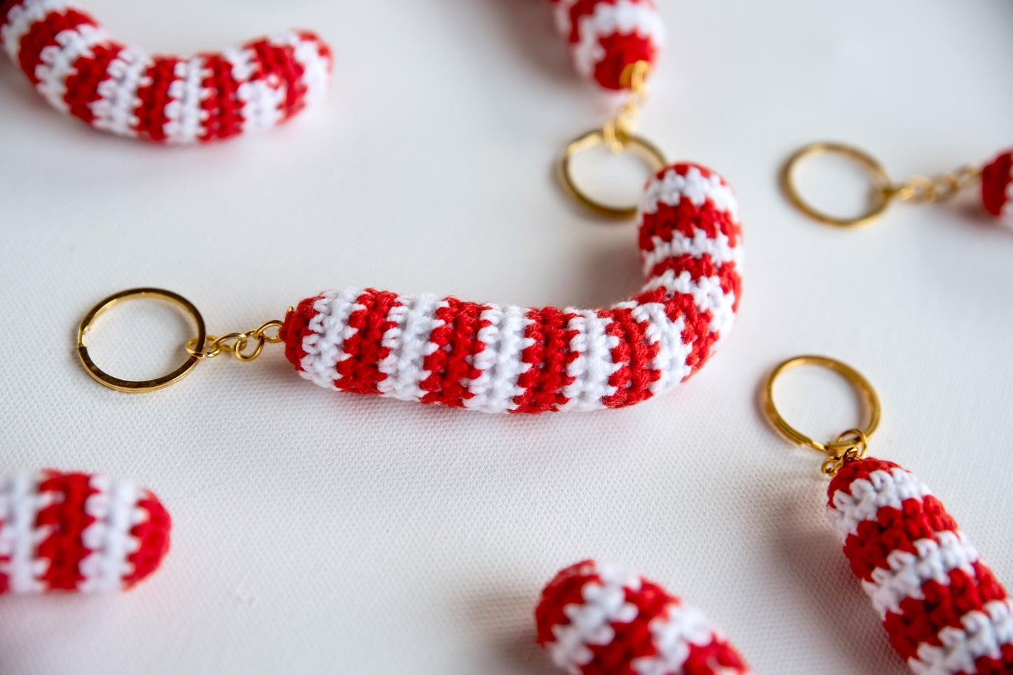Christmas Keychain Candy Cane Keychain Kawai Candy Cane Zipper Pull Candy Cane Backpack Charm Candy Cane Crochet Keychain Stocking Stuffer - Hemsin Atelier