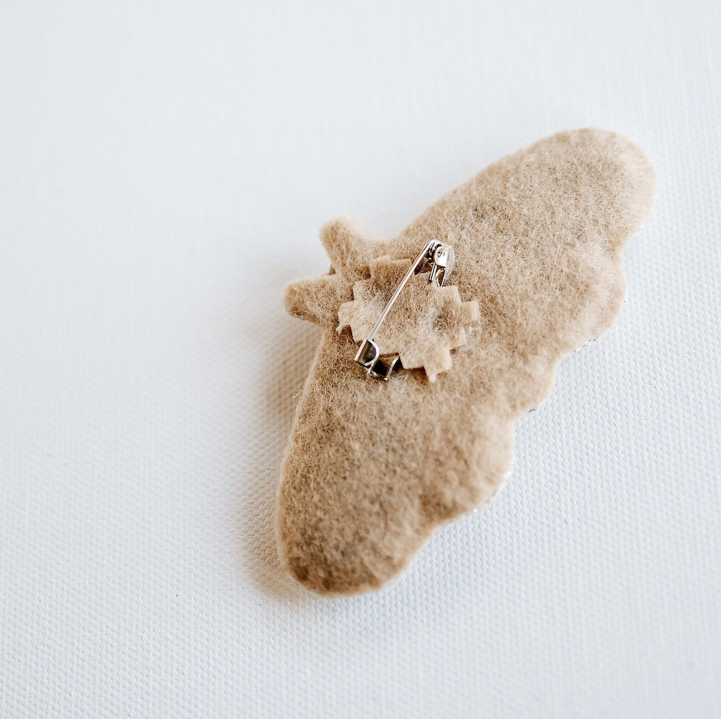 Moth Pin Moth Brooch Pin Hawkmoth Pin Insect Pin Insect Lover Pin Bug Pin Nature Lover Brooch Pin Hawkmoth Brooch Pin Boho Nature Lover Gift - Hemsin Atelier