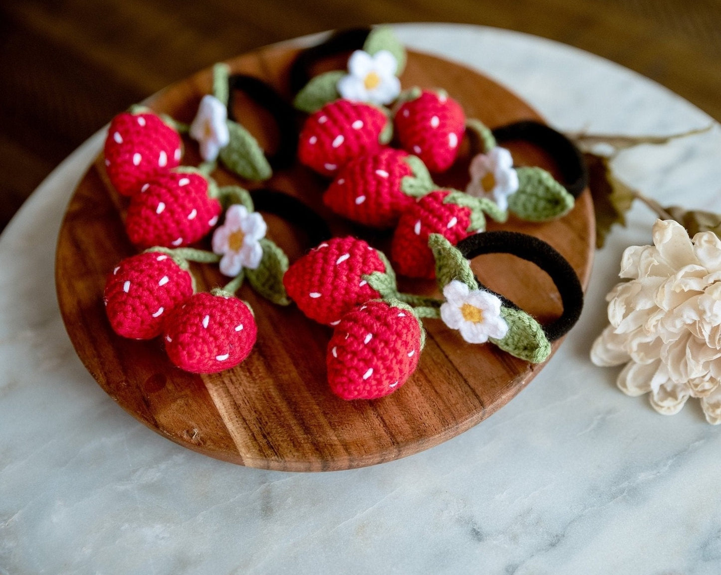 3D Strawberry Scrunchies - Hemsin Atelier