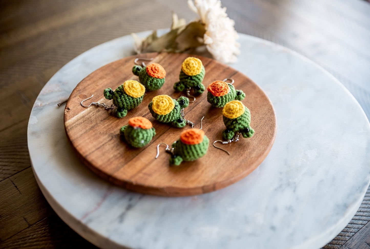 Frog Earrings Green Frog Earrings Crochet Earrings Crochet Frog Earrings Cute Frog Earrings Kawai Animal Jewelry Amigurumi Frog Earrings - Hemsin Atelier