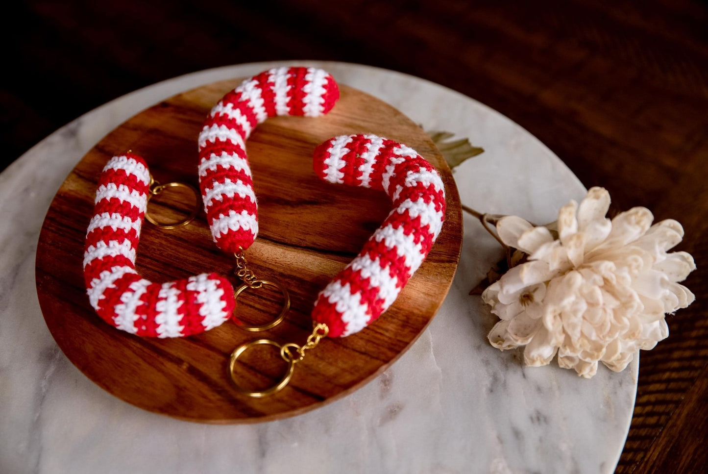 Christmas Keychain Candy Cane Keychain Kawai Candy Cane Zipper Pull Candy Cane Backpack Charm Candy Cane Crochet Keychain Stocking Stuffer - Hemsin Atelier