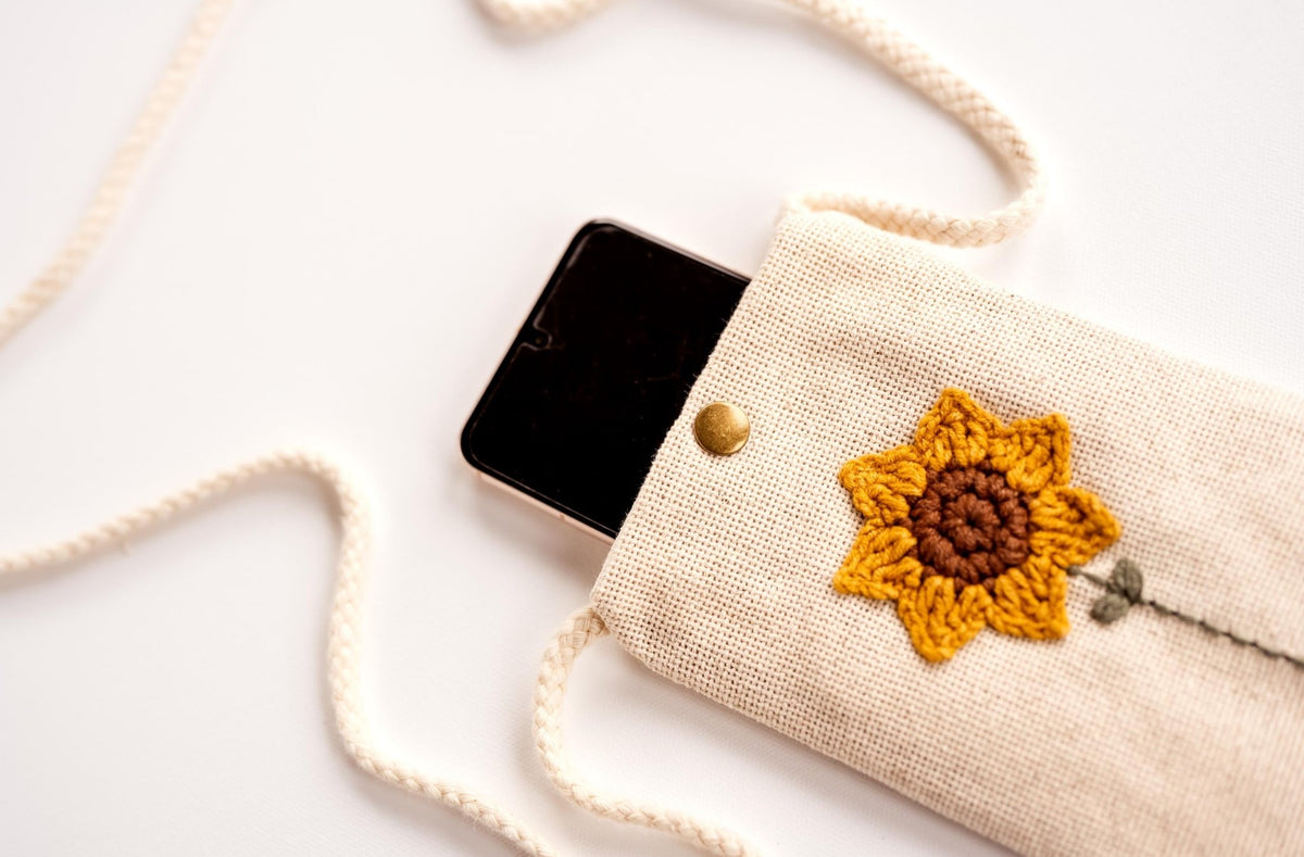 Crossbody Phone Case with Strap - Hemsin Atelier