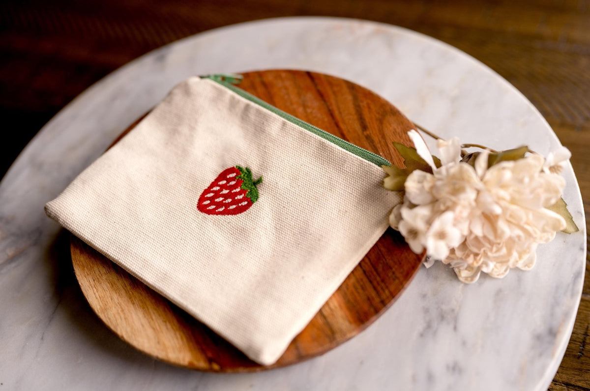 Strawberry Coin Purse - Hemsin Atelier