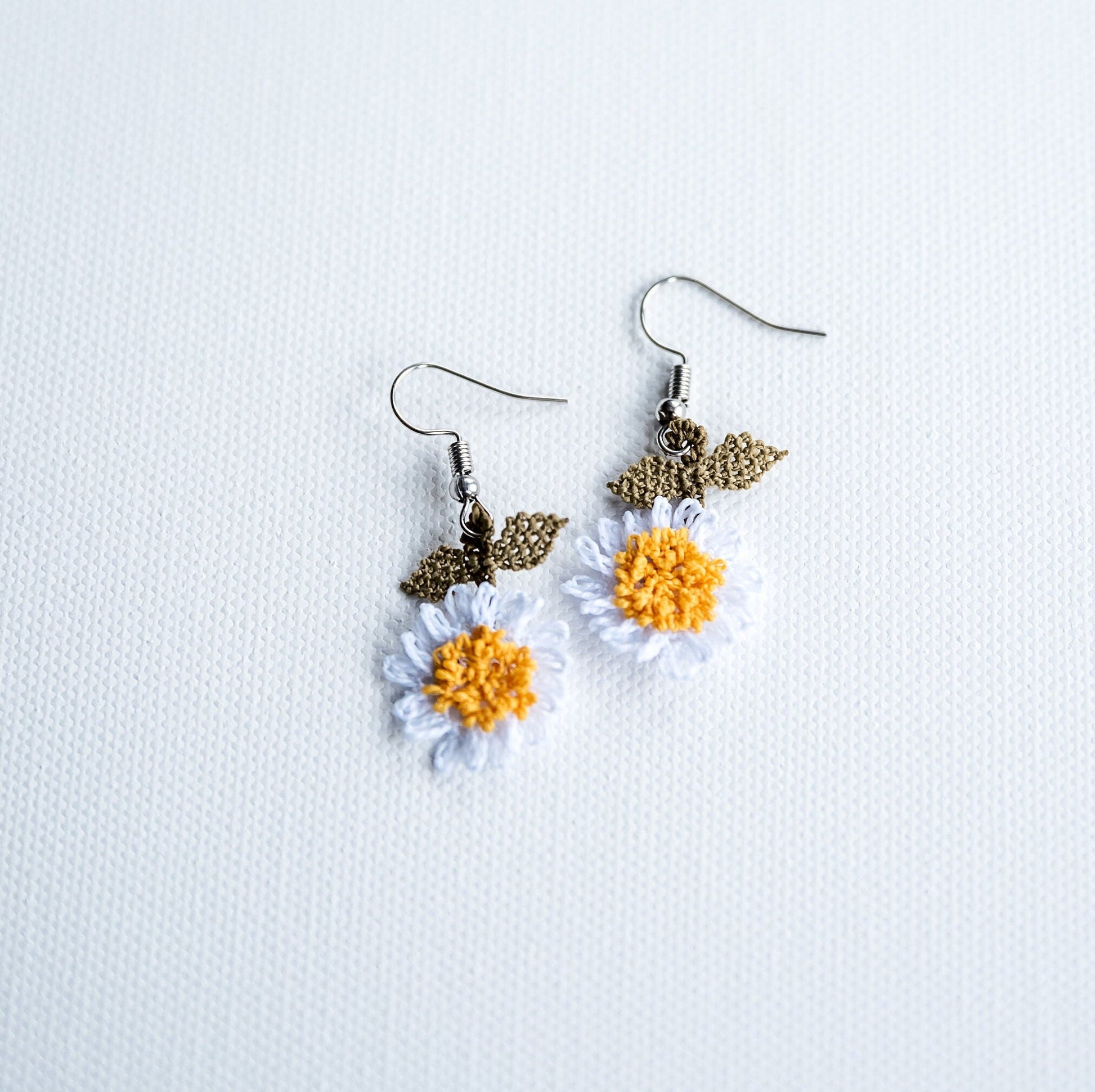 Crochet Daisy and Sunflower Earrings - Hemsin Atelier